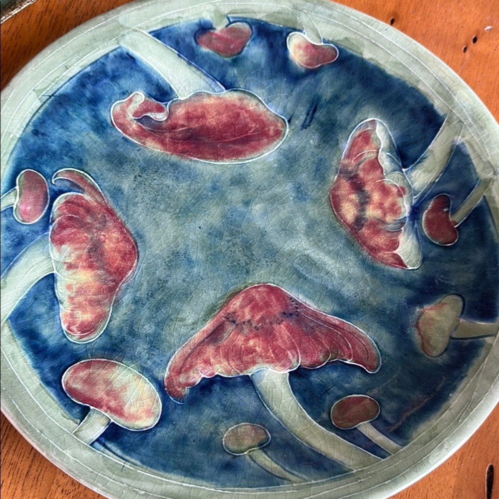 Sing!!!William Moorcroft  Mushroom PLATE C.1914